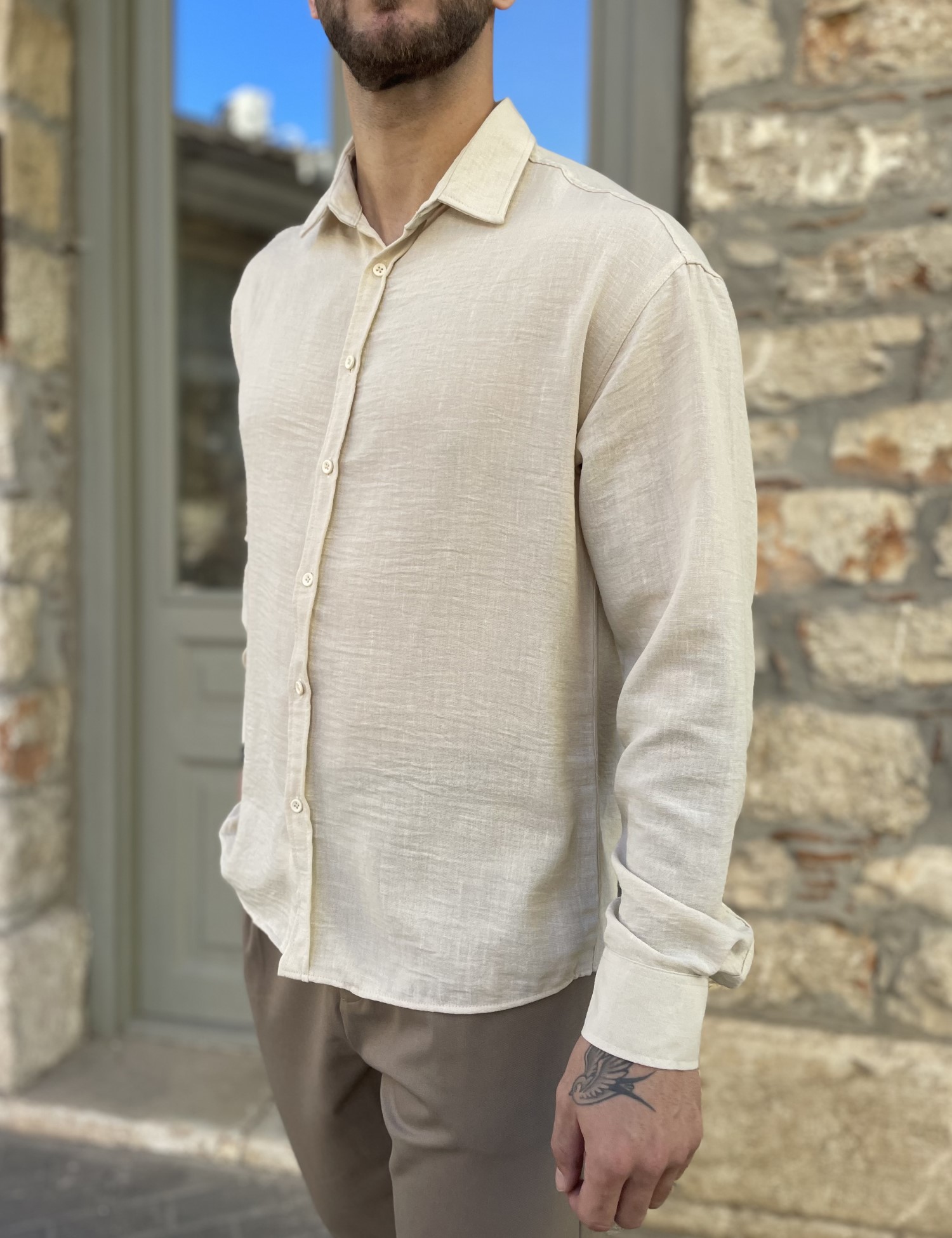 Ανδρικό εκρού γκοφρέ Overshirt με γιακά RMZ579 φωτογραφία